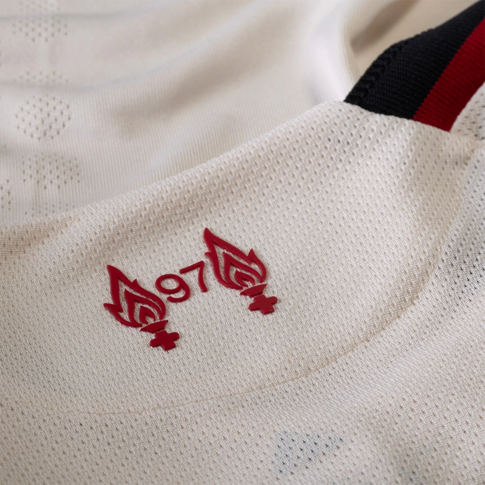 利物浦0005 Men's Authentic Liverpool Away Jersey 25/26