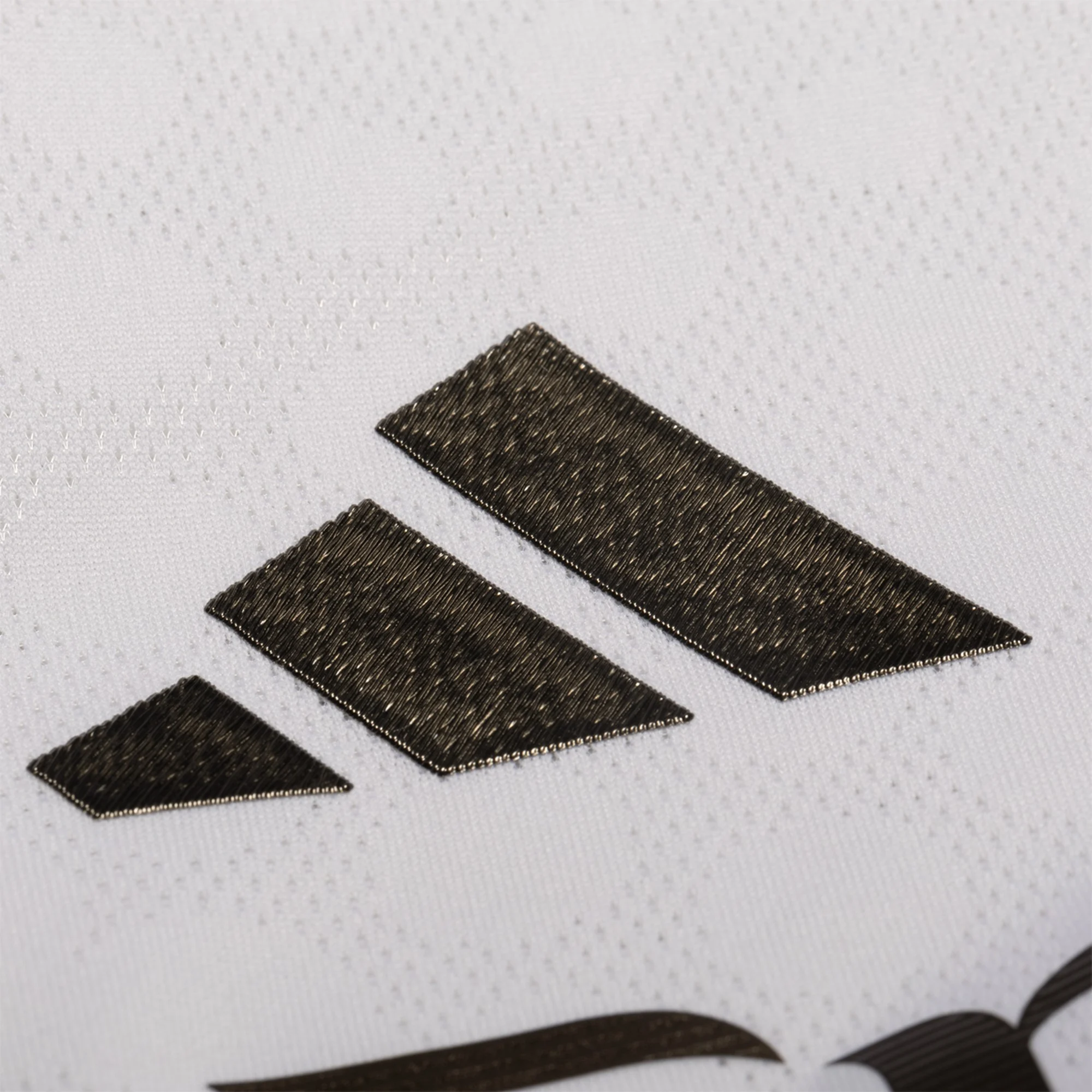 皇马002 Men's Authentic Real Madrid Home Jersey 25/26